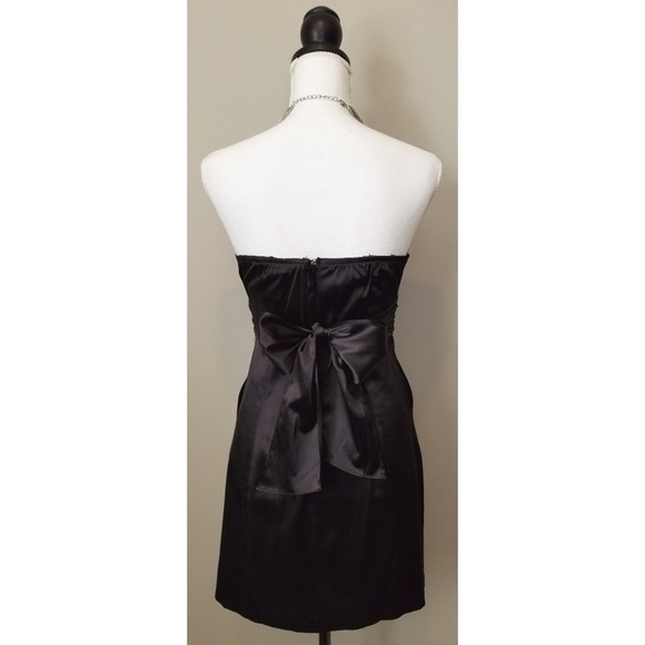 Black Strapless Dress with Pockets - Picture 4 of 7